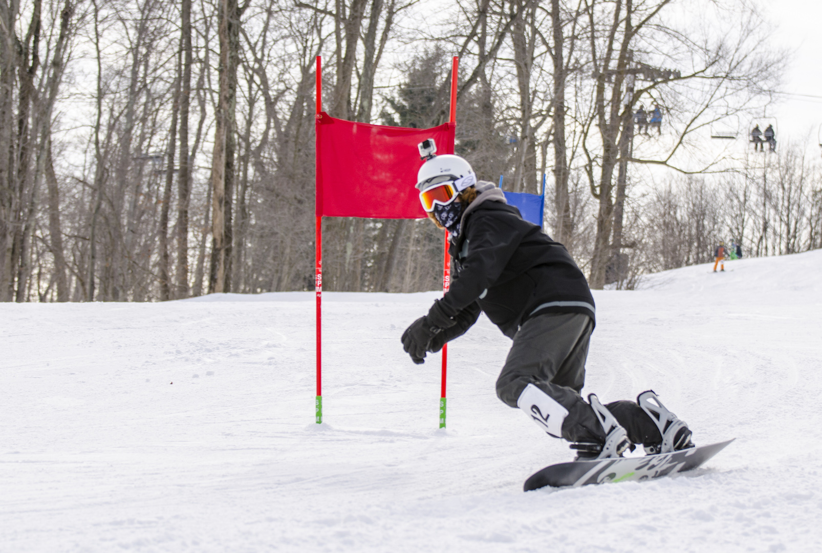 Giant-Slalom-Standard-Race-Snow-Trails