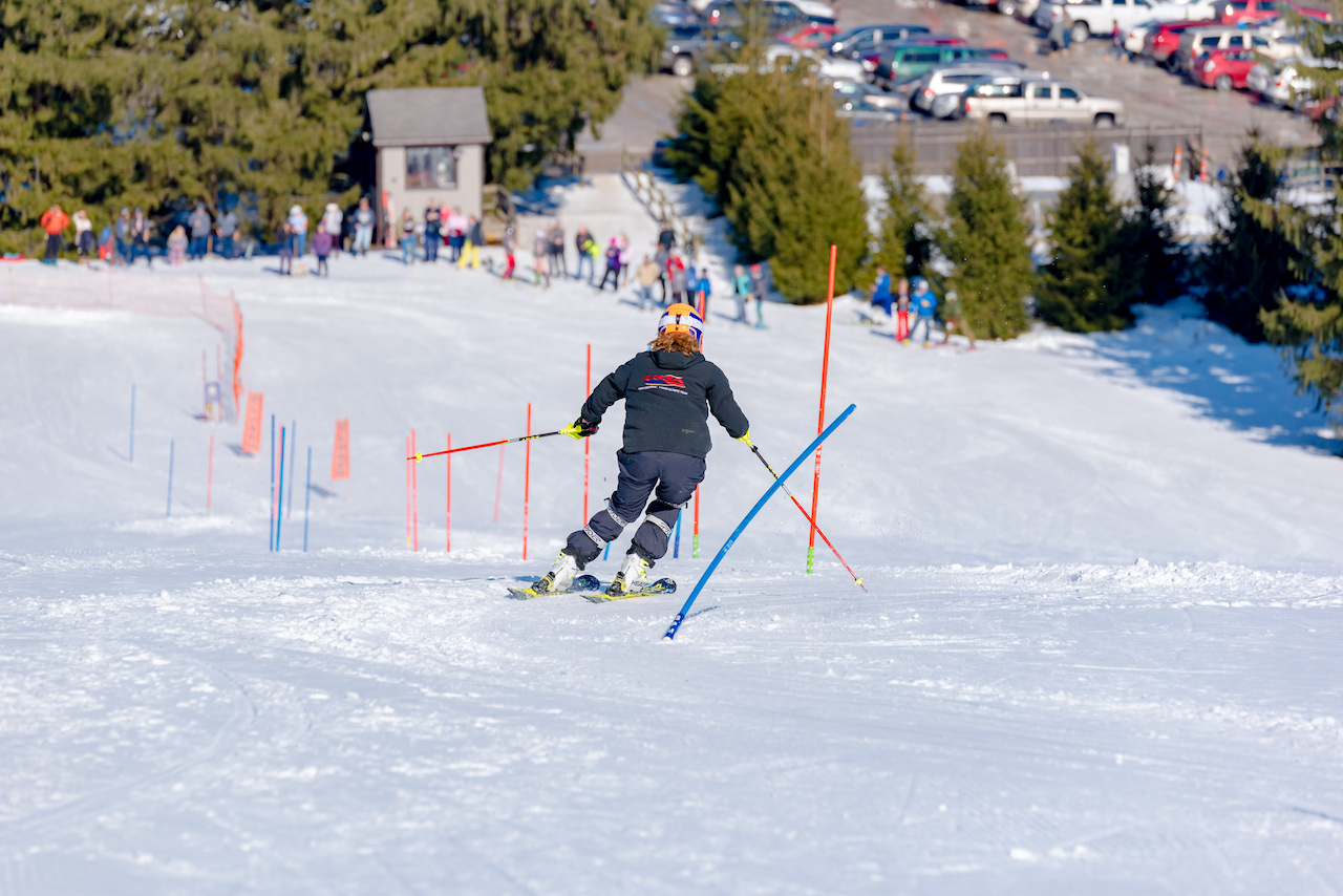 Slalom-Standard-Race-Snow-Trails