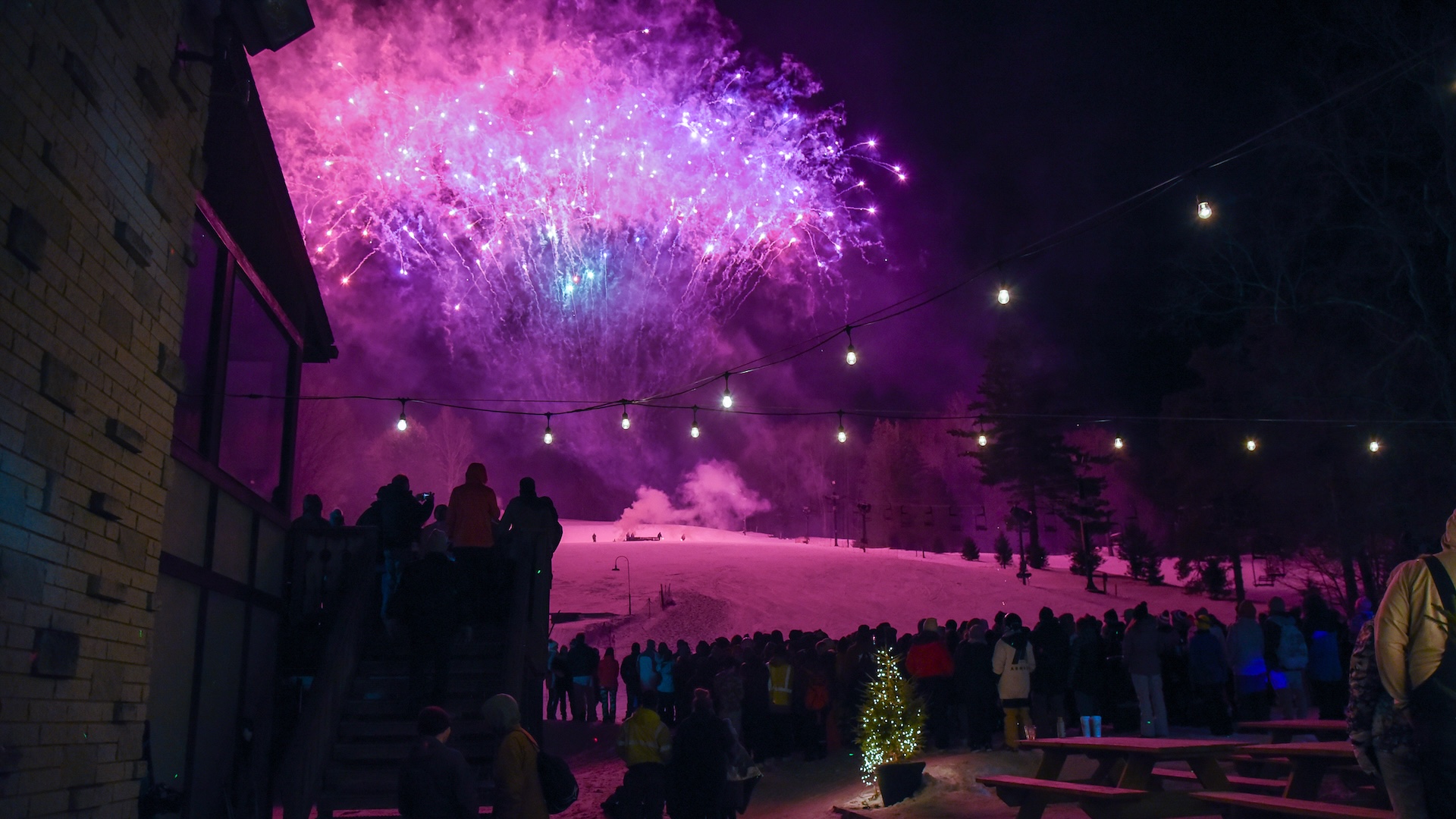 Mid-Season Party Fireworks at Snow Trails in Mansfield, Ohio
