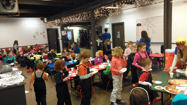 Children's Learning Center Polar Cub and Polar Bear Programs break for lunch at Snow Trails