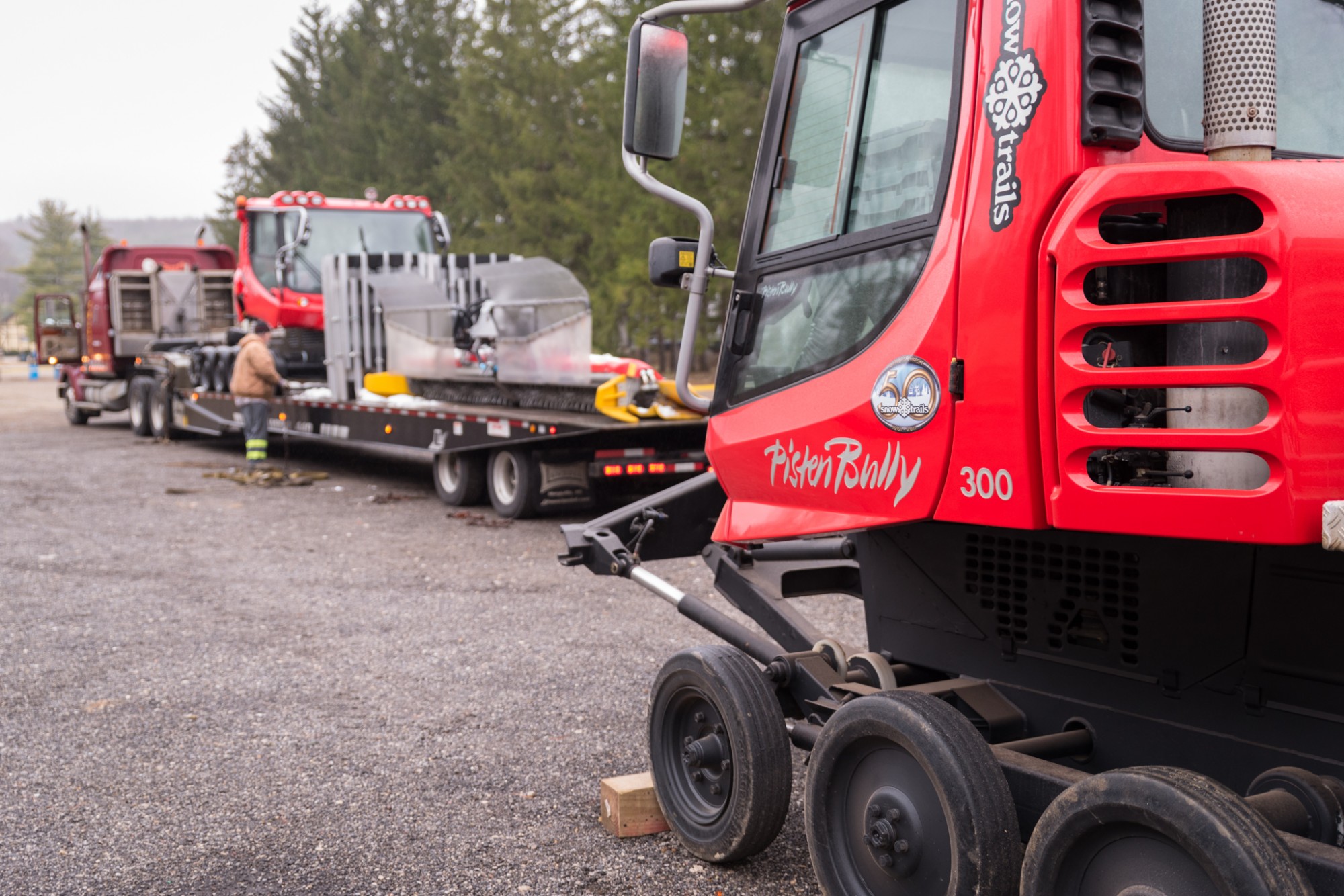 Pisten Bully 300 Snow Cat departs Snow Trails